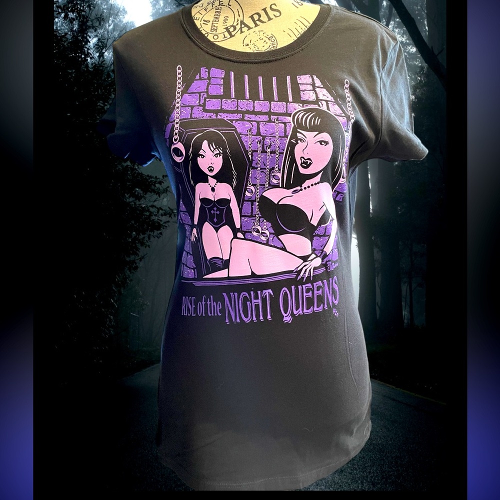 Pinky Star Tee with Gothic Design